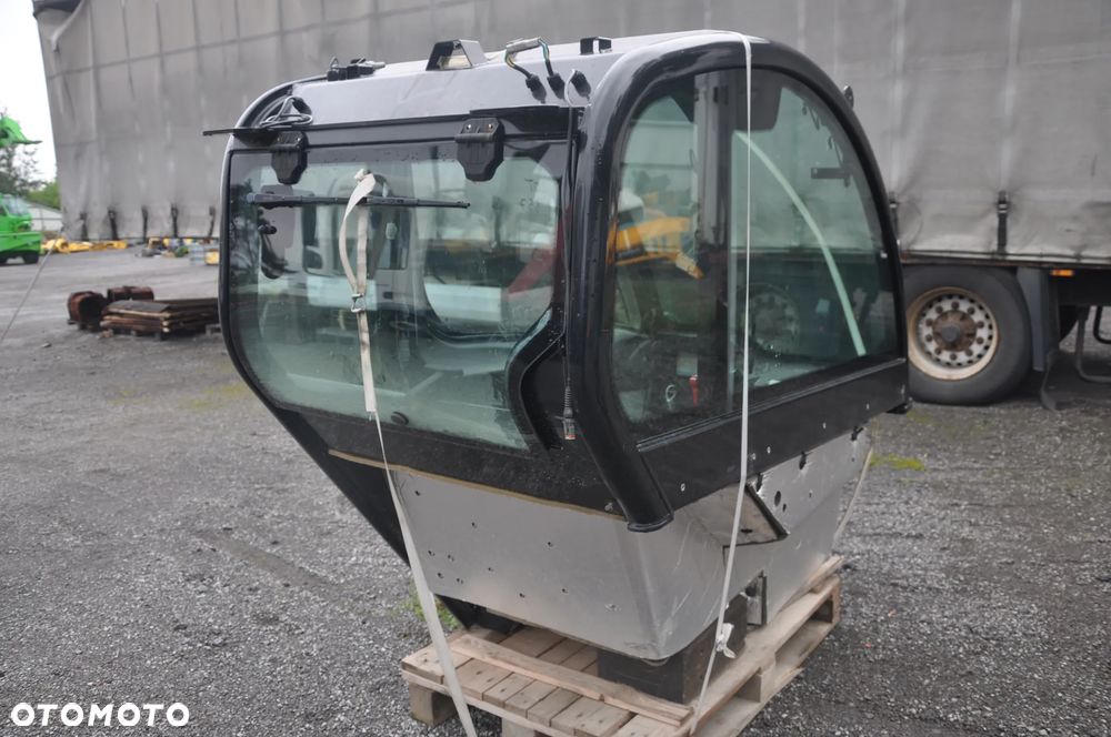 Kabina Manitou MLT 635 737 741 Nowa - 3