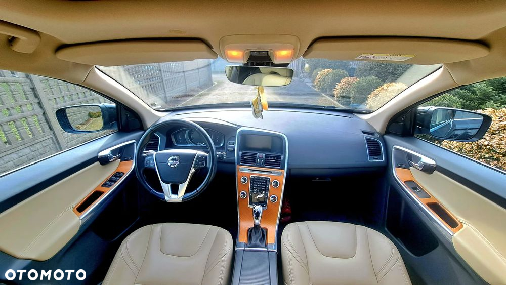 Volvo XC 60 D3 Drive-E Momentum - 16
