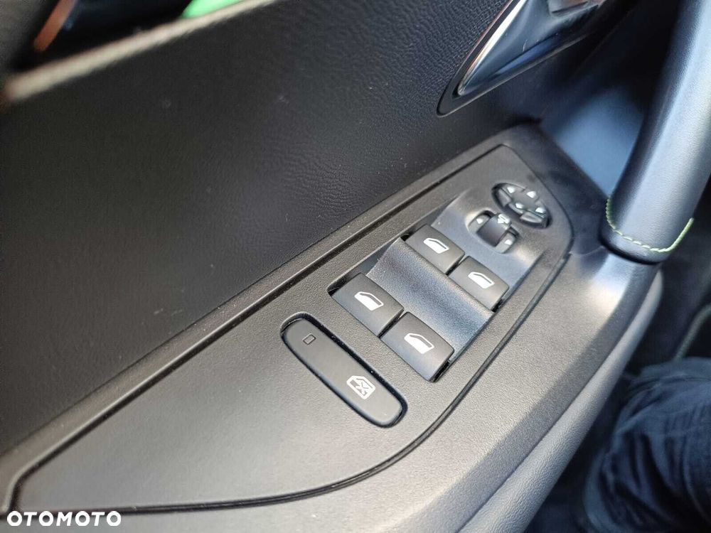 Peugeot 2008 1.2 PureTech GT Pack S&S EAT8 - 17
