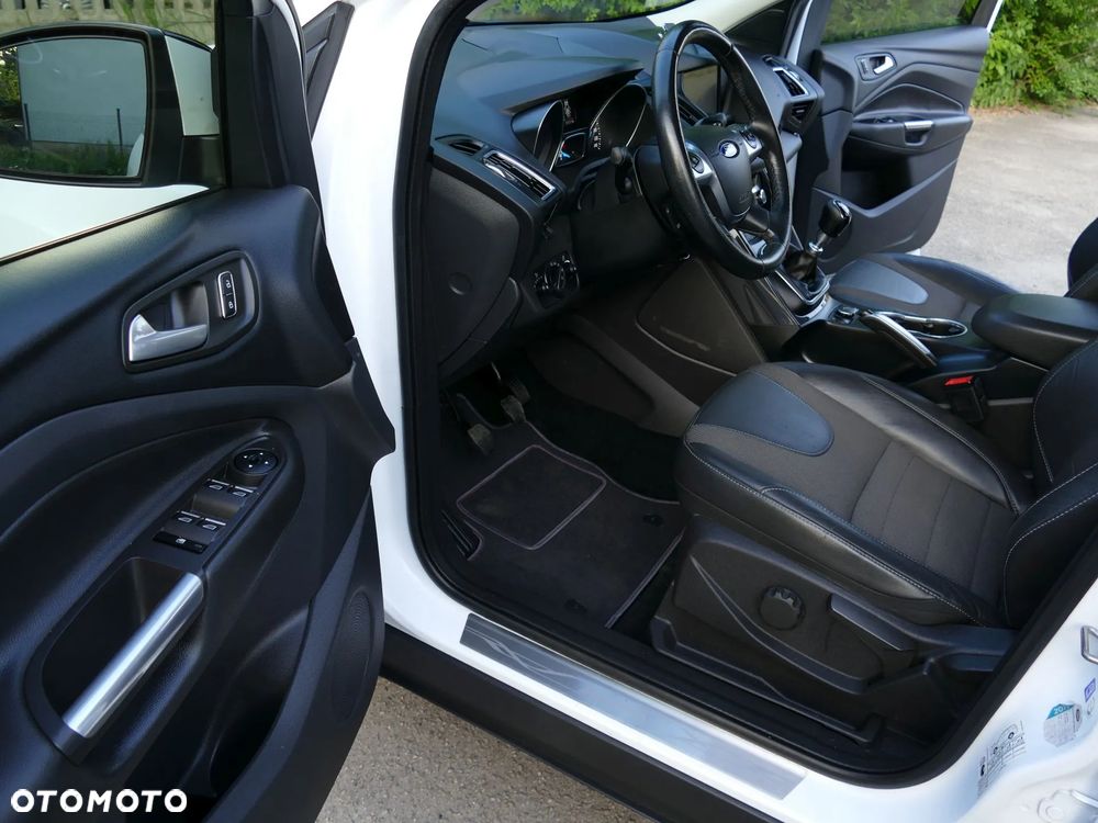 Ford Kuga 2.0 TDCi FWD Titanium - 15