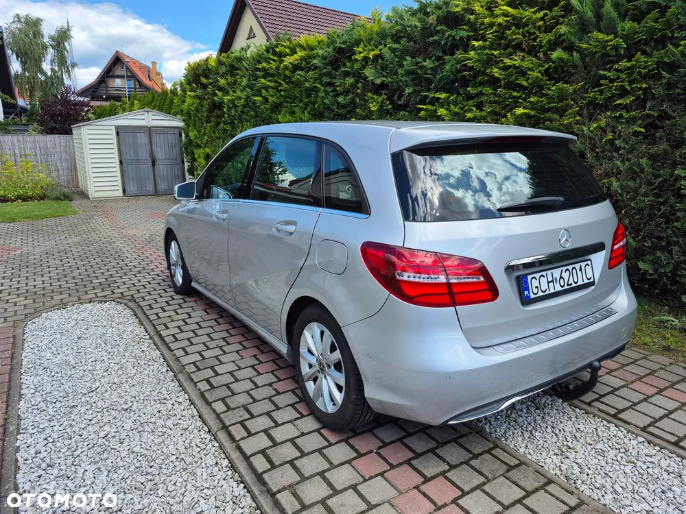 Mercedes-Benz Klasa B 180 7G-DCT UrbanStyle Edition - 17