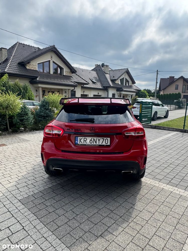 Mercedes-Benz GLA 250 4-Matic AMG Line - 10