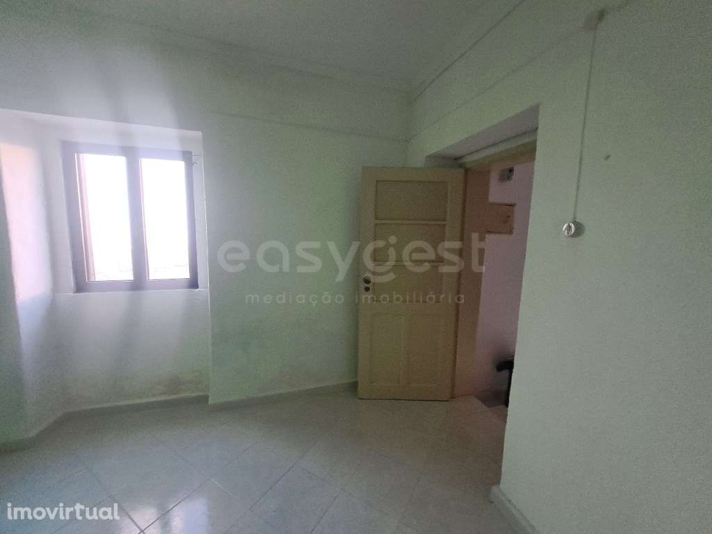 Moradia Térrea localizada na simpática localidade de Santa Vitória,... - Grande imagem: 5/18