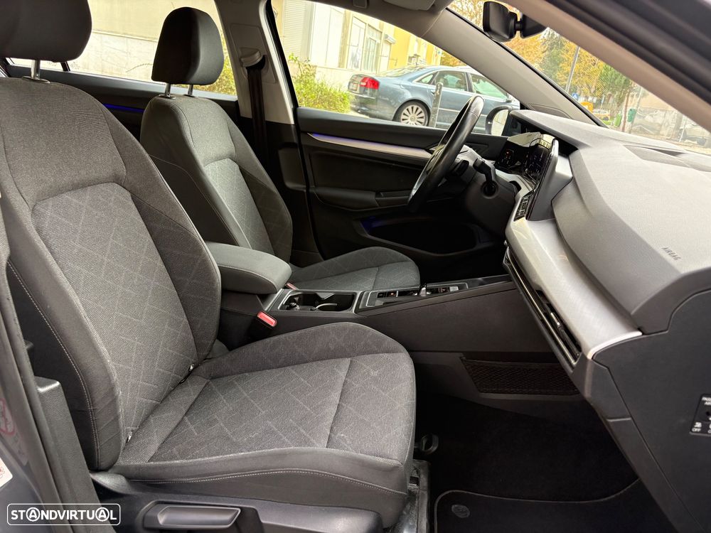 VW Golf Variant 1.5 eTSI Life DSG - 19