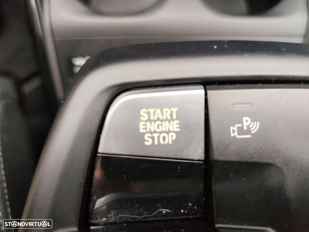 BMW 225xe Active Tourer - 21