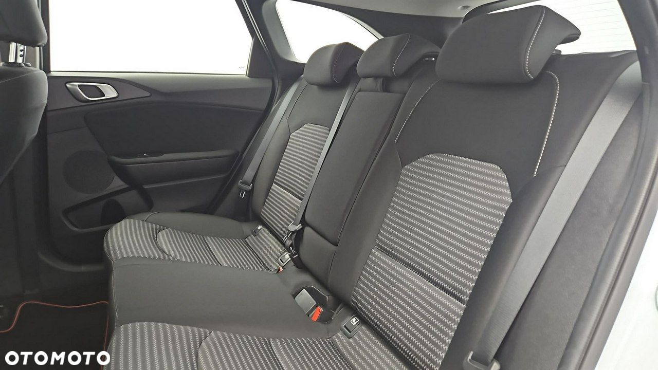 Kia Ceed 1.5 T-GDI M - 16