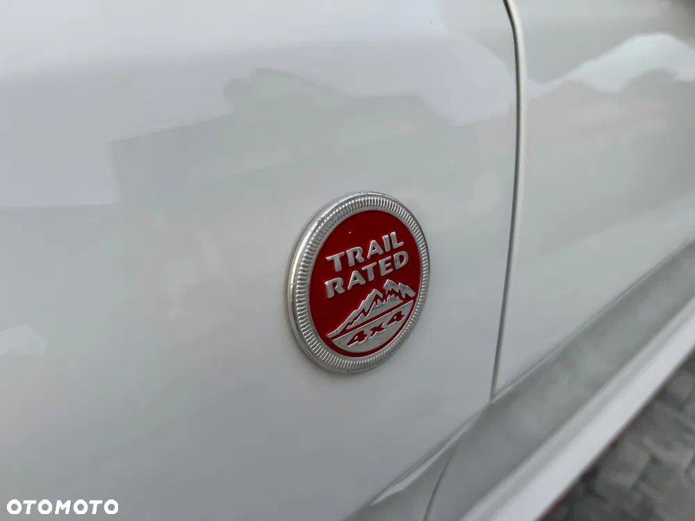 Jeep Grand Cherokee - 13