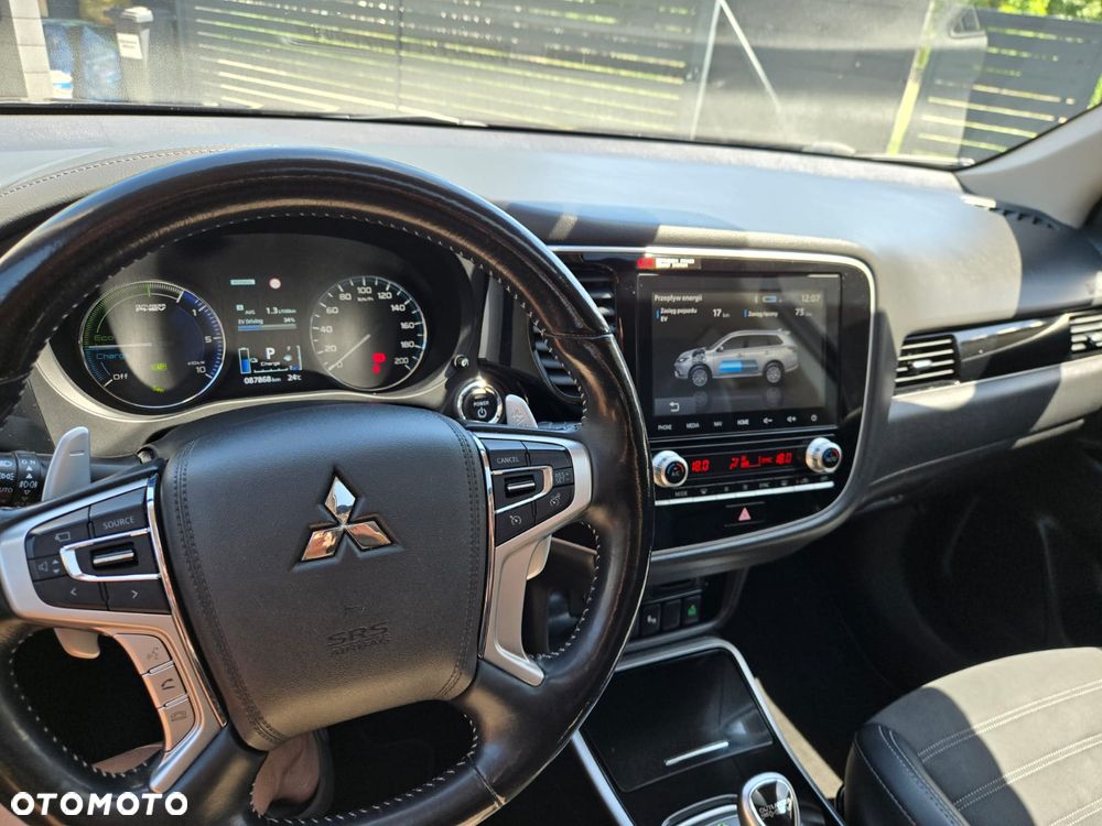 Mitsubishi Outlander Intense + - 14