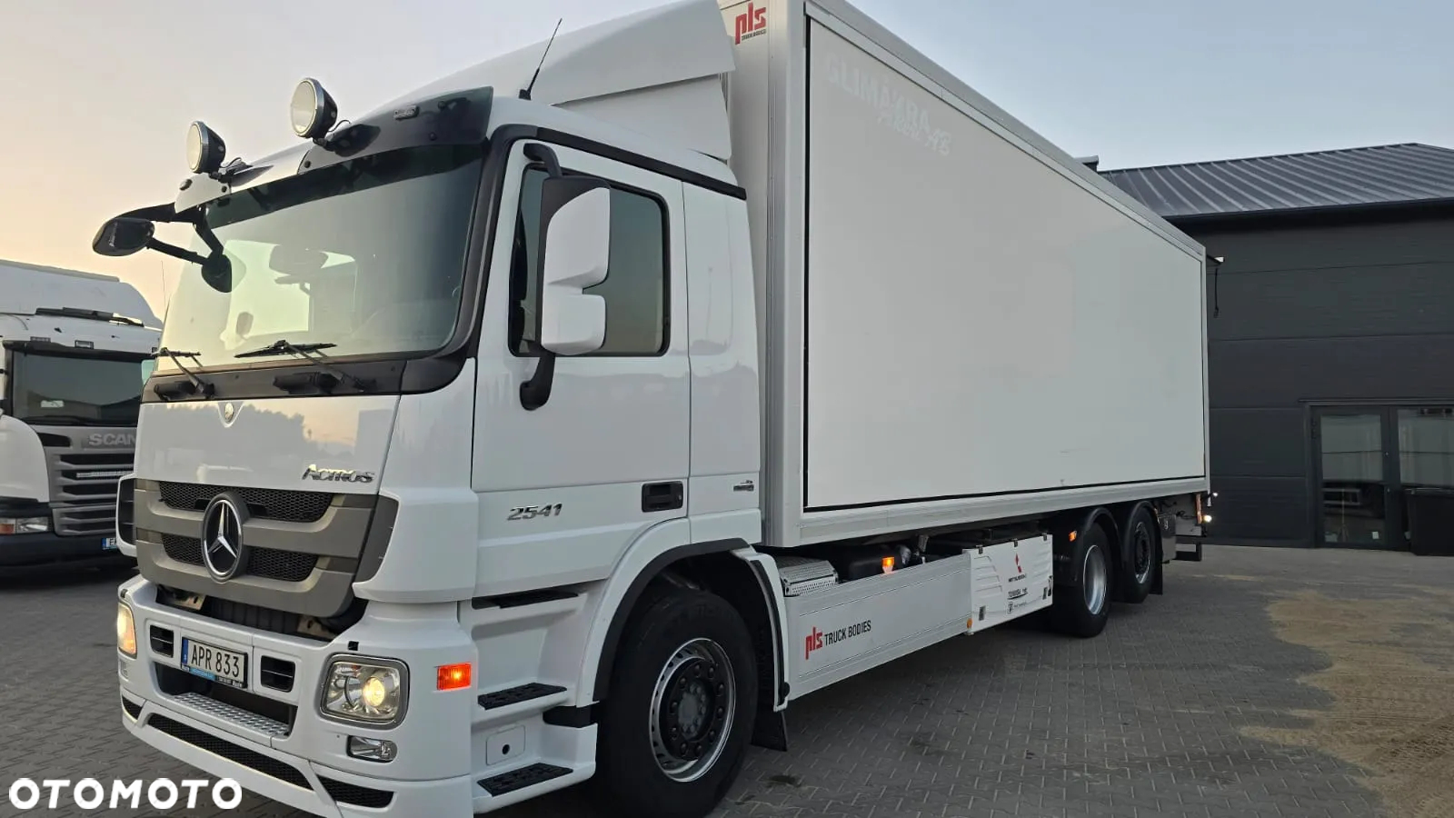 Mercedes-Benz Actros 2541 6x2 kontener izoterma niski przebieg super stan laweta rama do zabudowy - 7