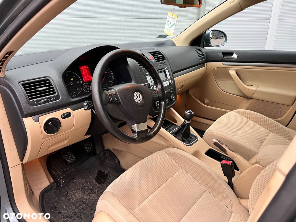 Volkswagen Golf - 5
