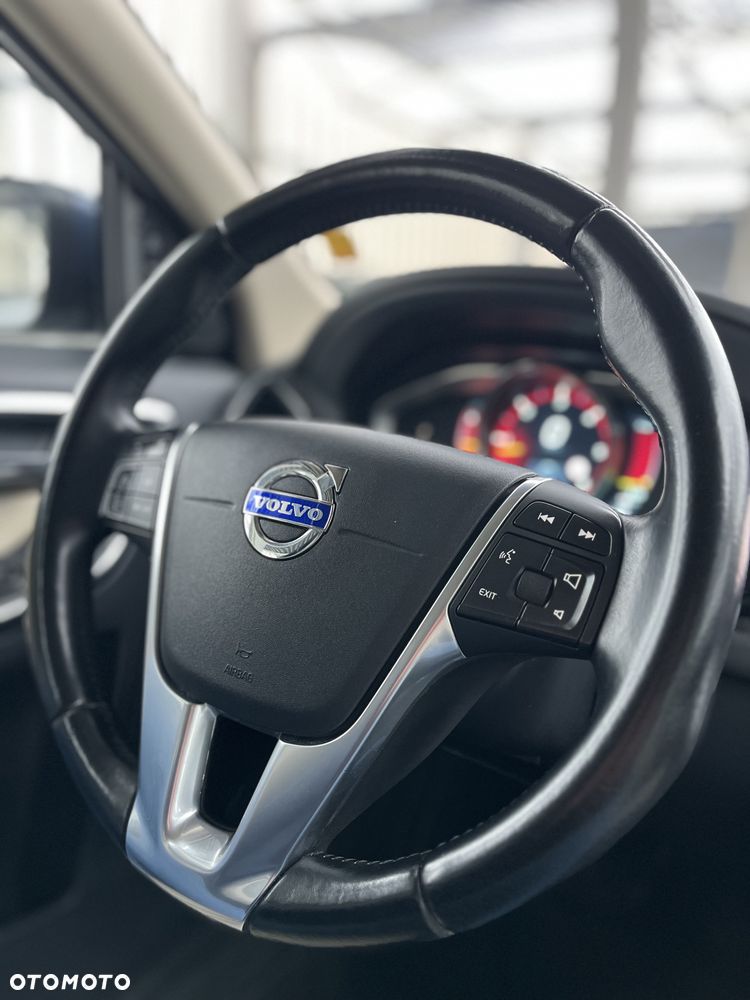 Volvo XC 60 D4 Geartronic Momentum - 20