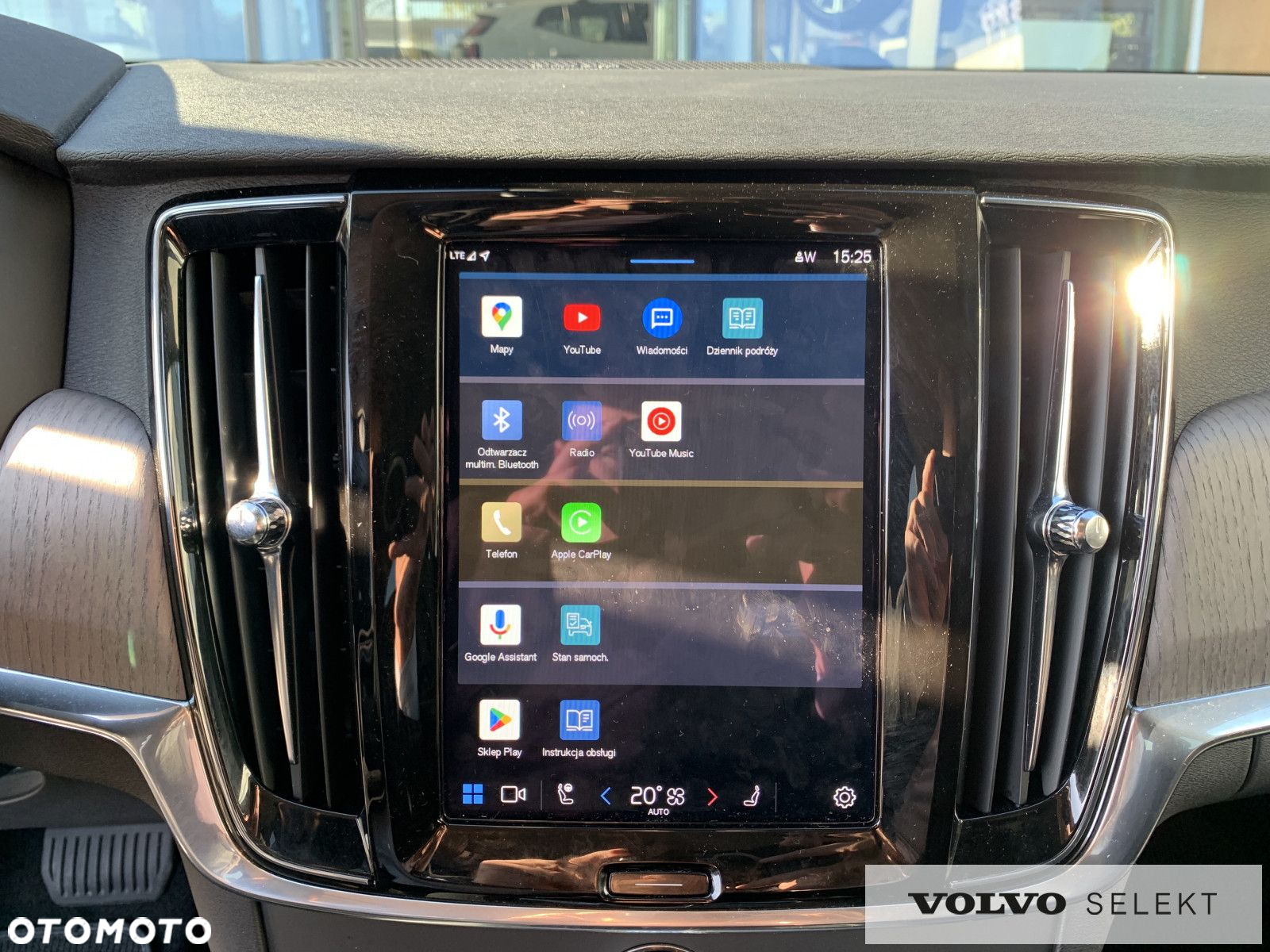 Volvo V90 Cross Country - 20