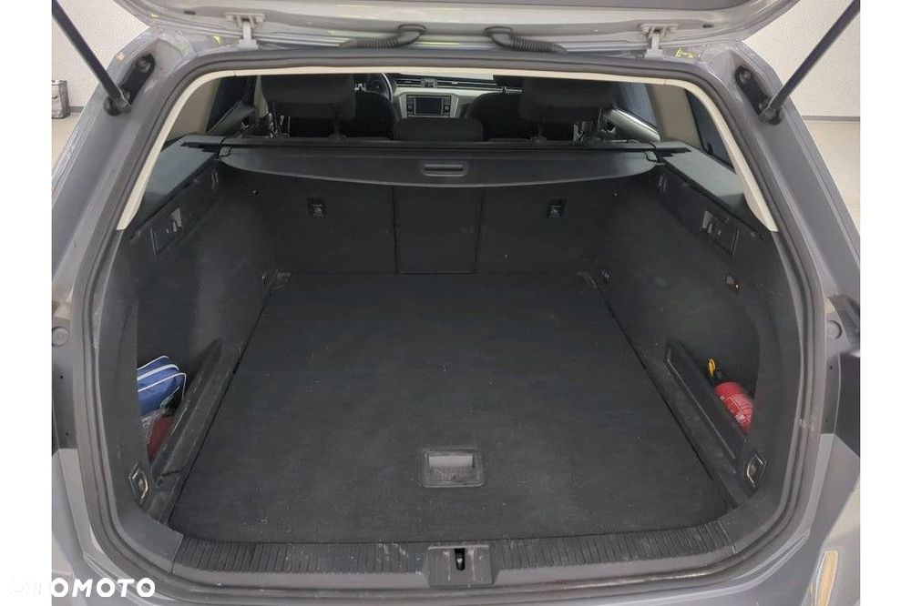 Volkswagen Passat Variant 2.0 TDI EVO Essence - 9