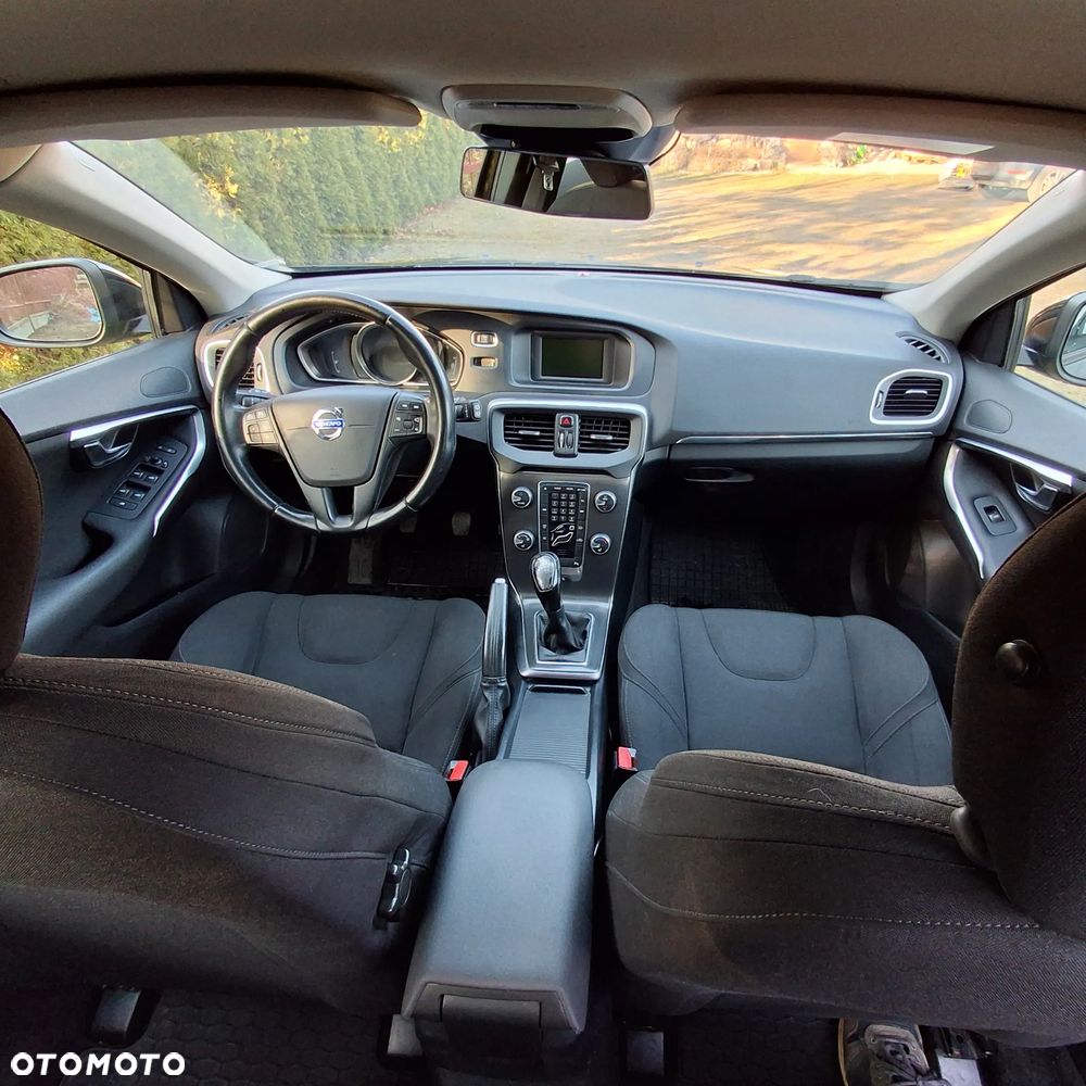 Volvo V40 D2 - 22