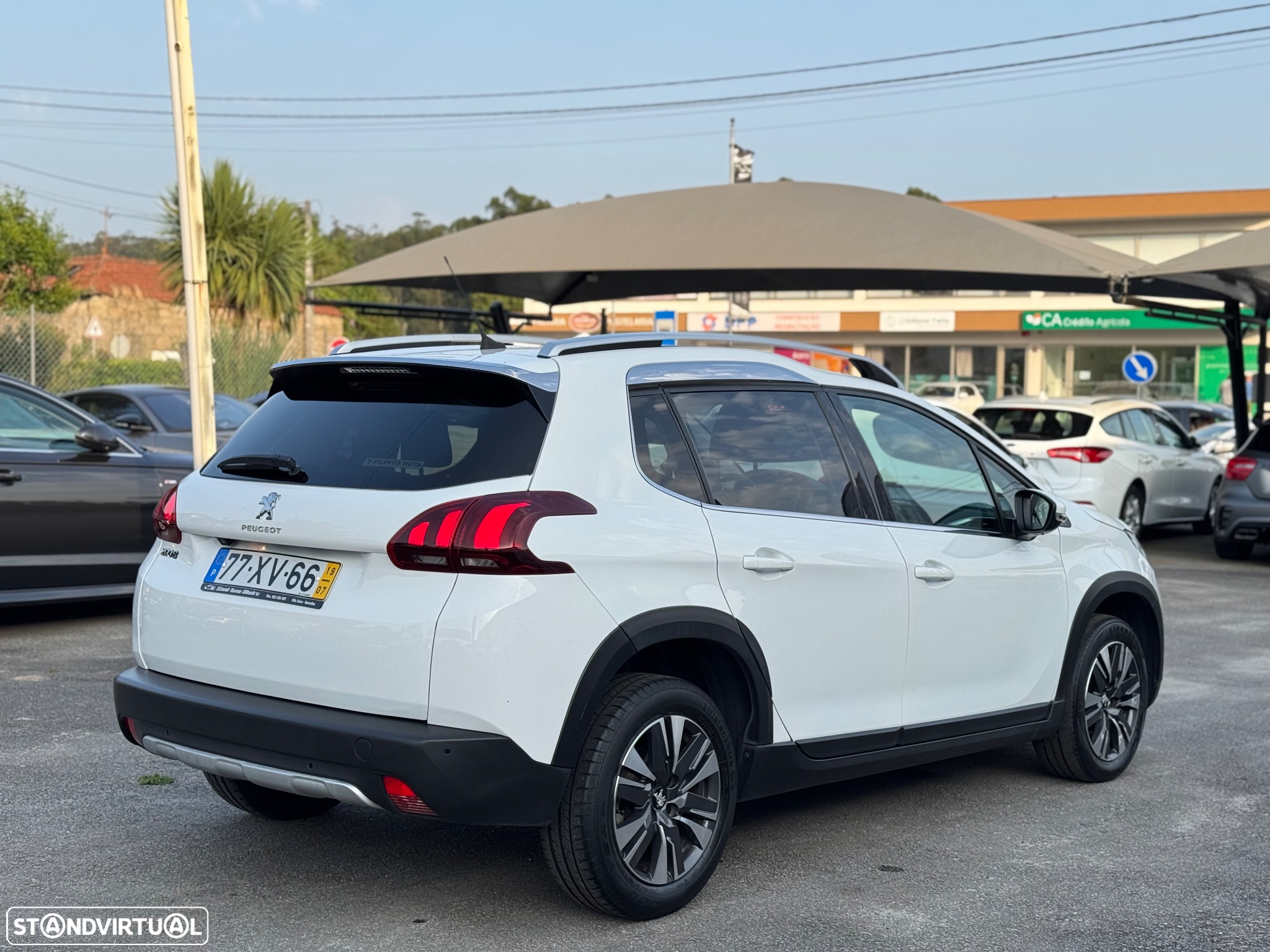 Peugeot 2008 1.2 PureTech Allure - 5
