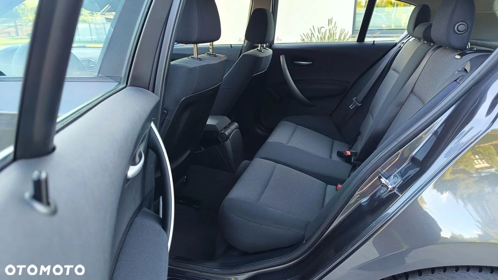 Hyundai i30 1.6 Comfort - 23