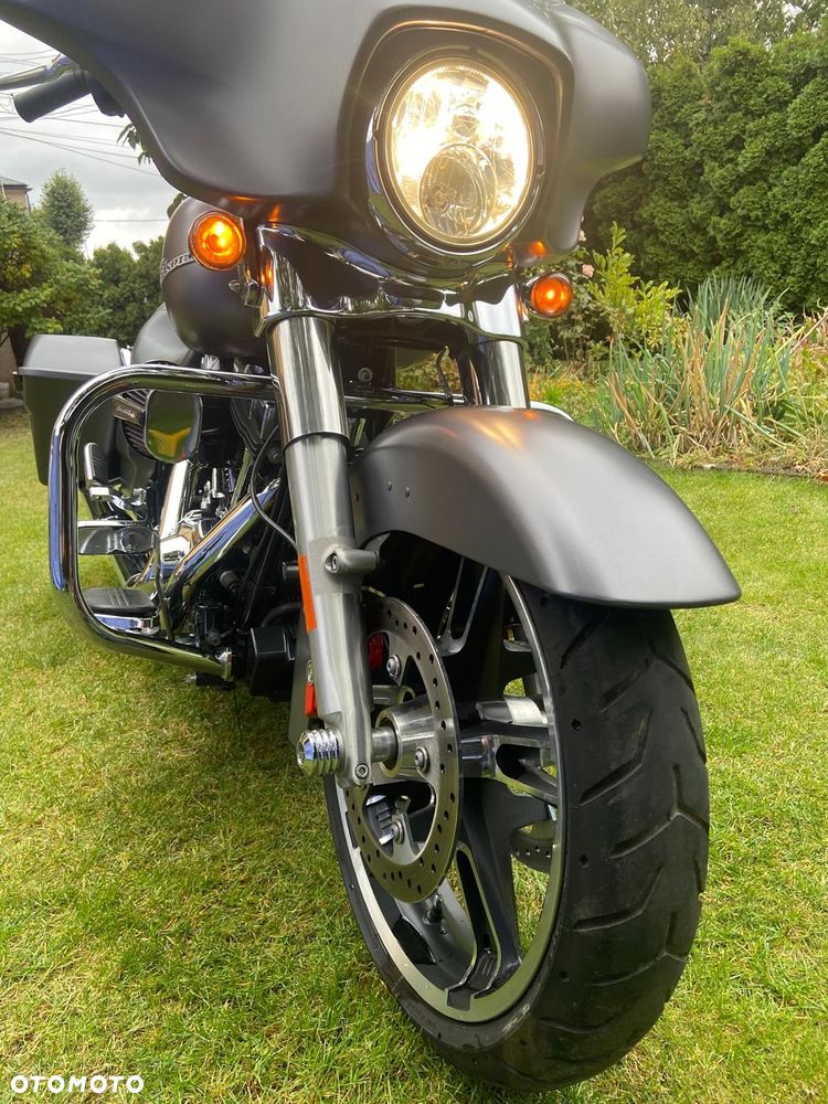 Harley-Davidson Touring Street Glide - 9