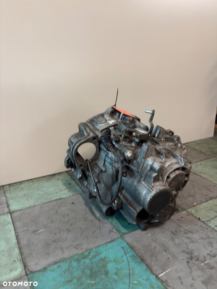 VW Passat B6 2.0 TDI 6 Bieg Skrzynia Biegów JMA - 10