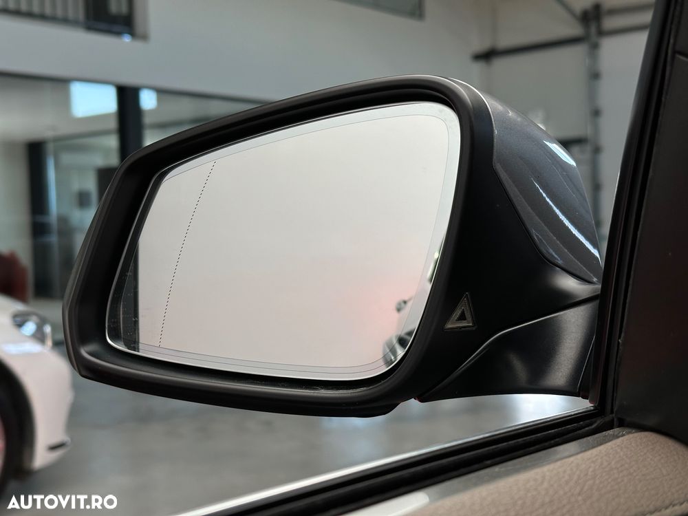 BMW Seria 7 740d xDrive - 38