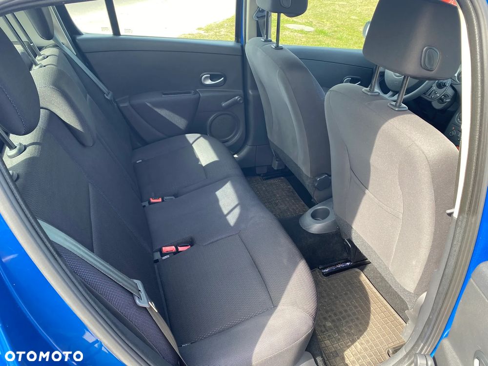Renault Clio - 8