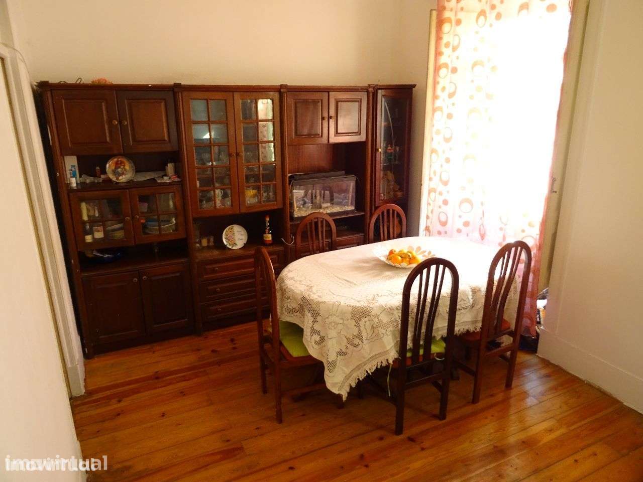Vende apartamento de 4 assoalhadas no centro histórico de Lisboa - Grande imagem: 2/9