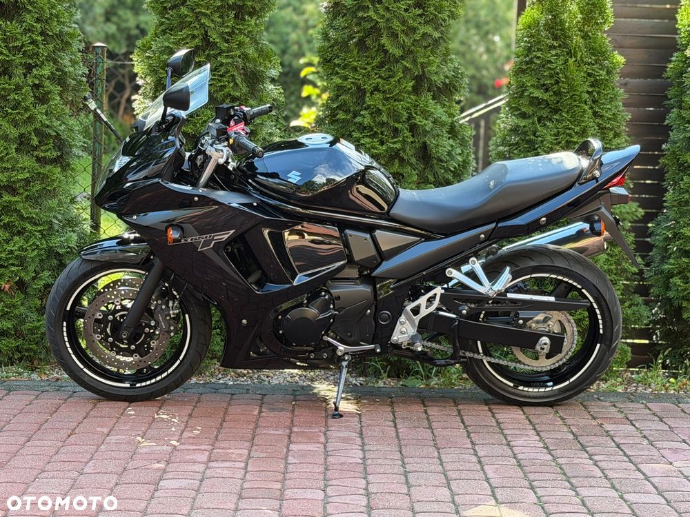 Suzuki GSX - 7