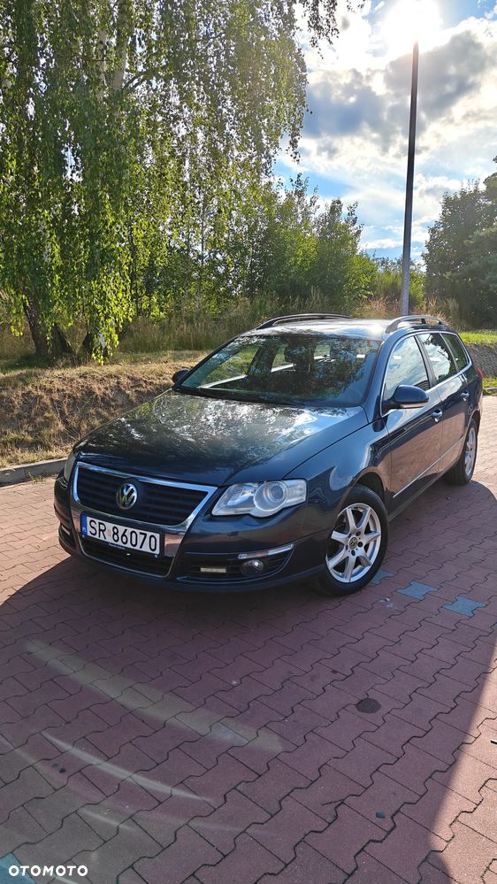 Volkswagen Passat - 1