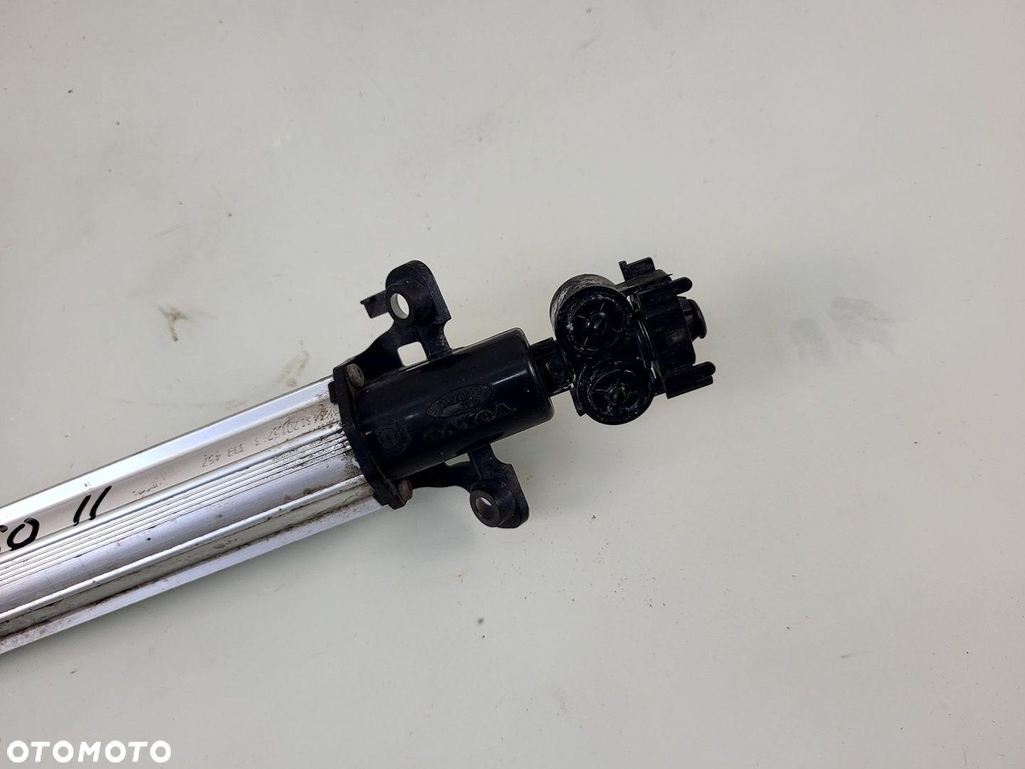 VOLVO S60 II R-DESIGN SPRYSKIWACZ LAMPY PRAWEJ PRAWY DYSZA SPRYSK - 2