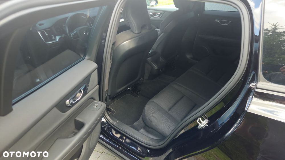 Volvo V60 D3 Momentum Pro - 21