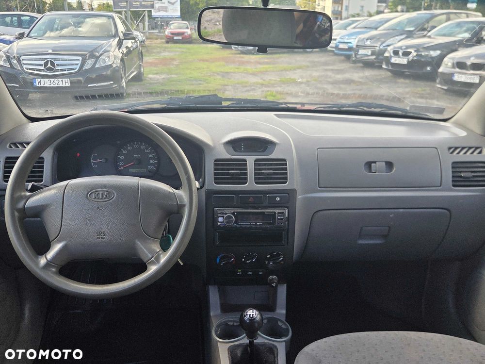 Kia Rio - 7