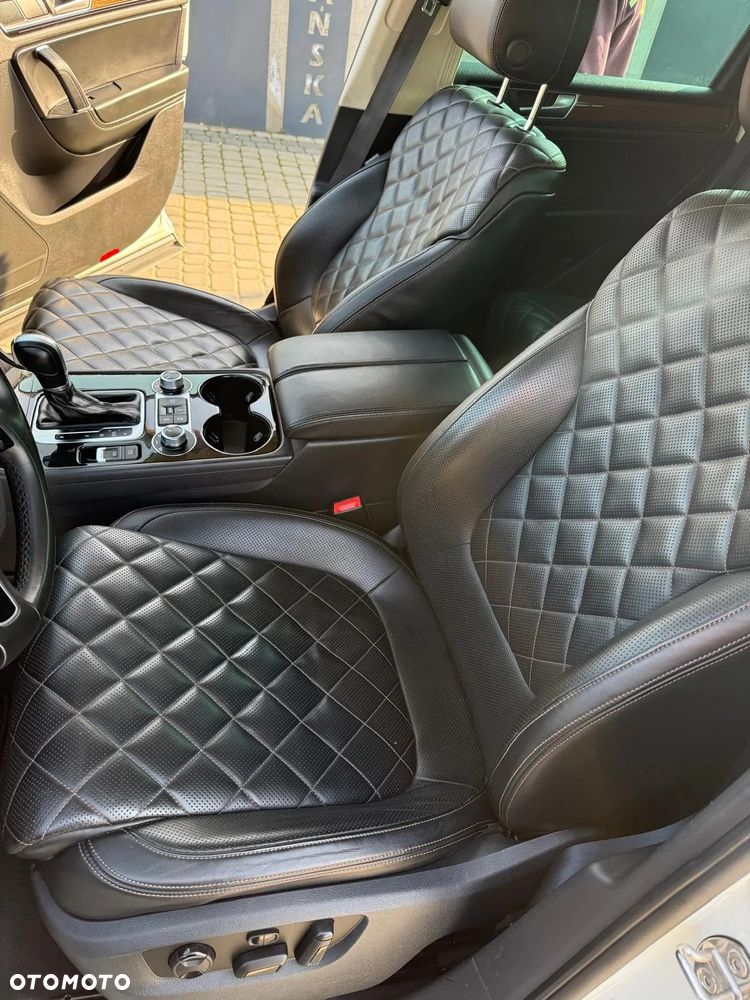 Volkswagen Touareg 3.0 V6 TDI BMT Perfectline R-Style - 11