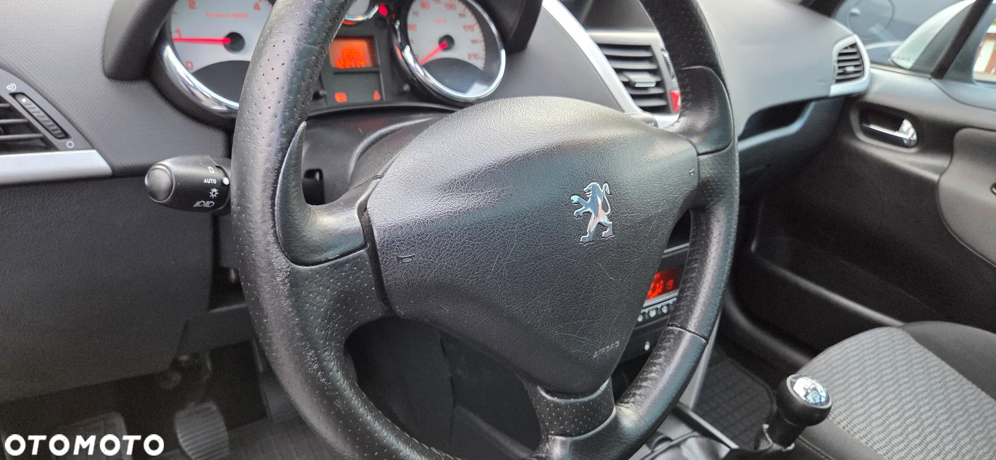 Peugeot 207 1.6 HDi Tendance - 29