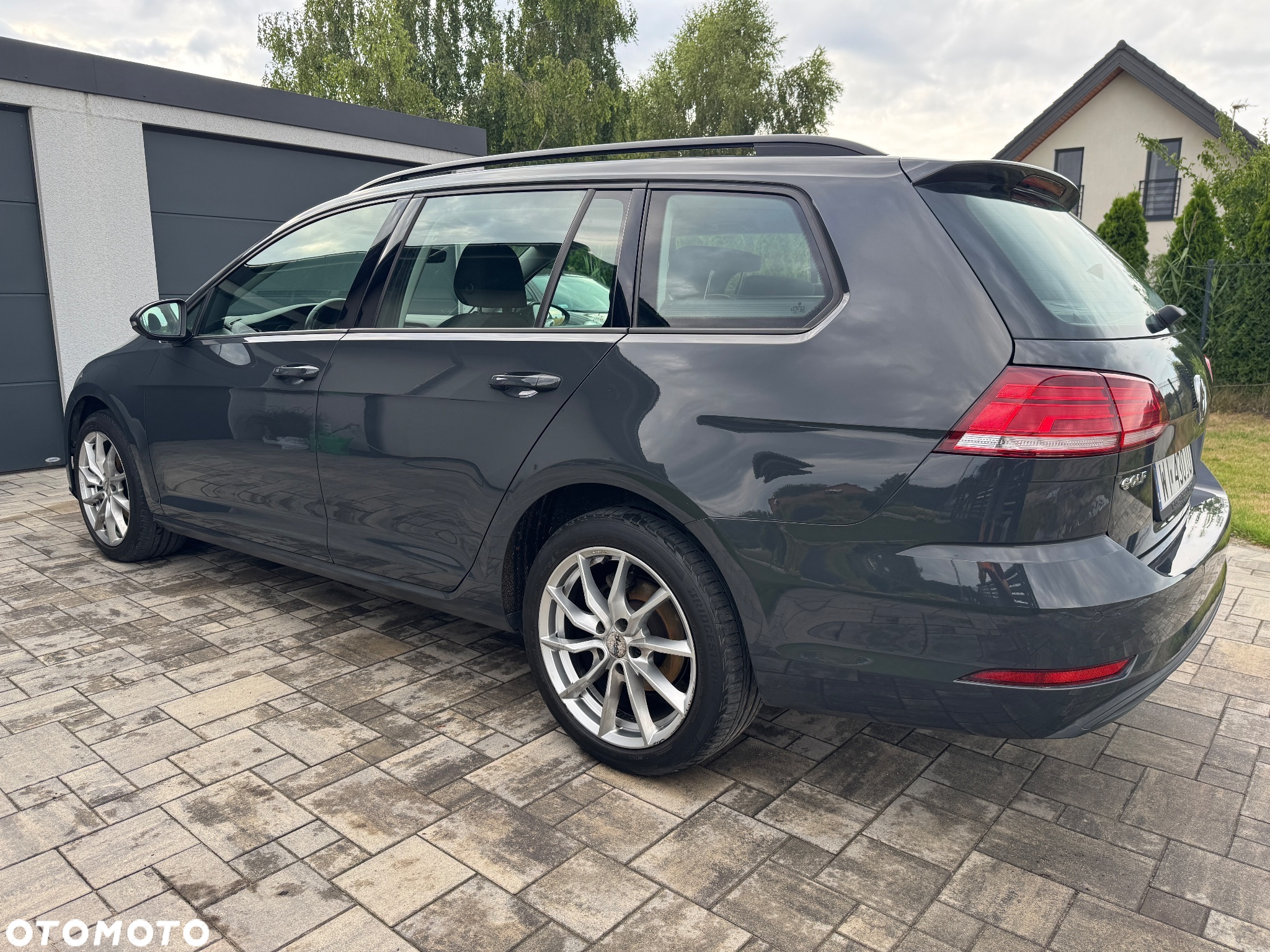 Volkswagen Golf - 11