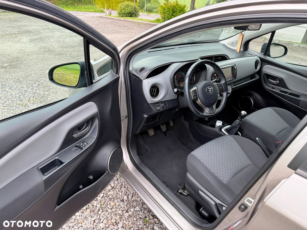 Toyota Yaris 1.33 Premium - 12