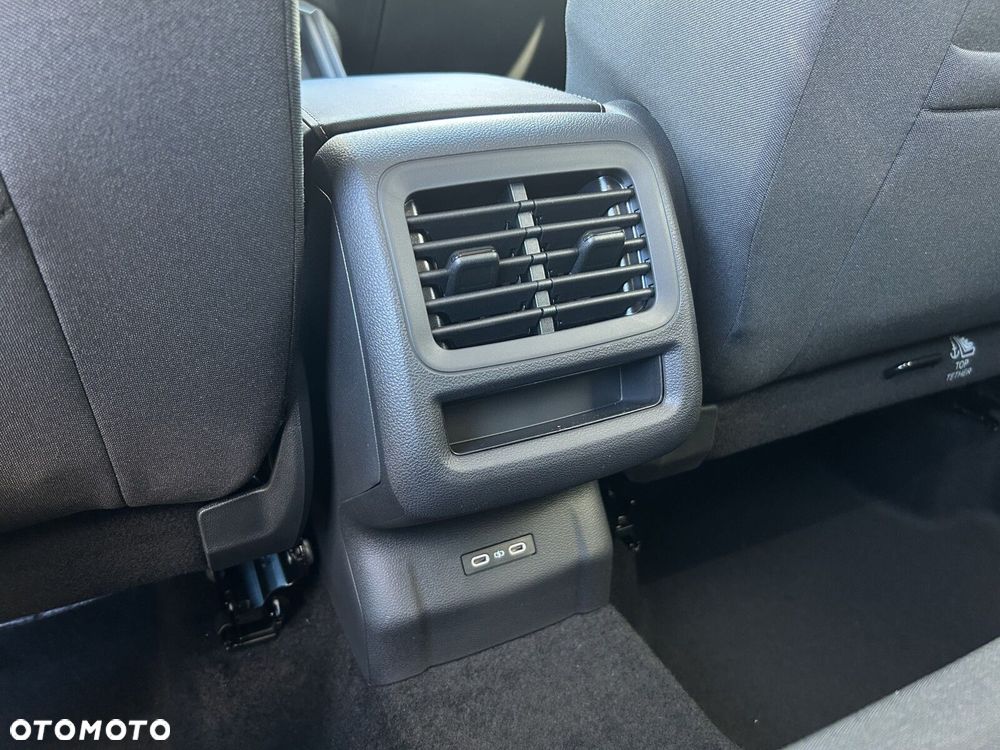Volkswagen T-Roc - 29