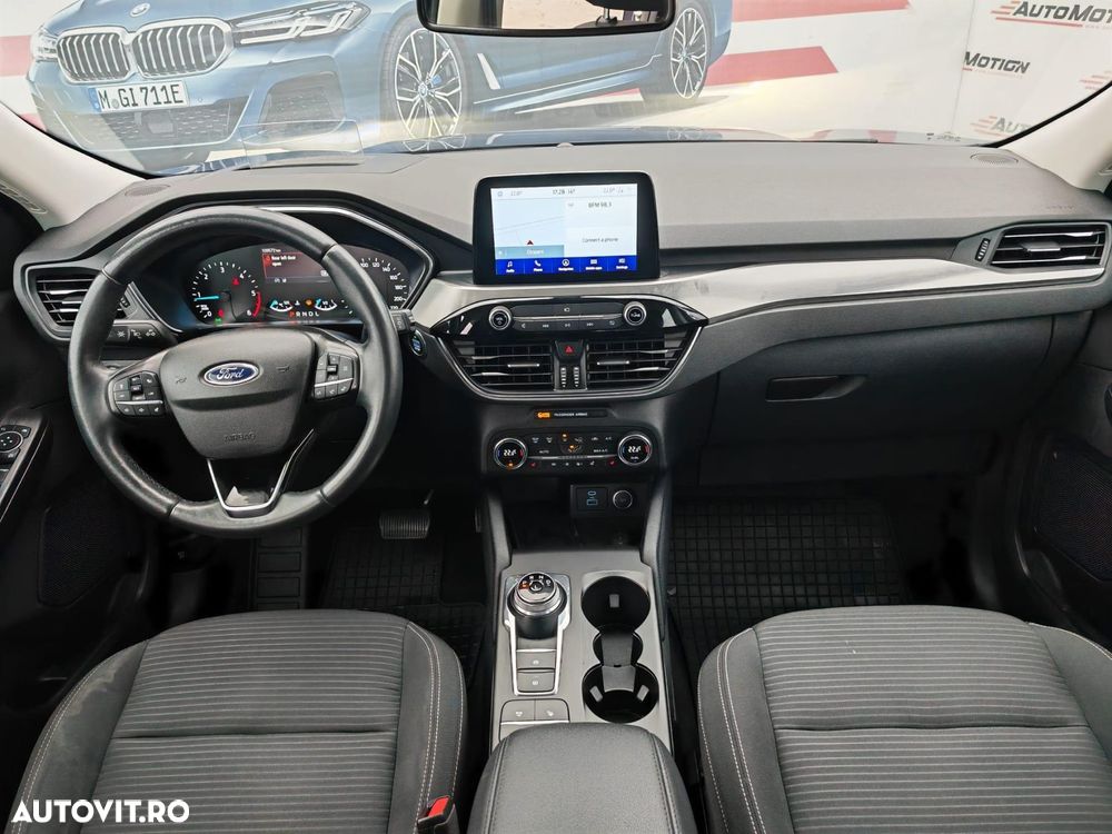 Ford Kuga - 17