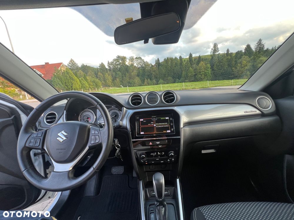 Suzuki Vitara 1.0 Boosterjet Premium 4WD - 11