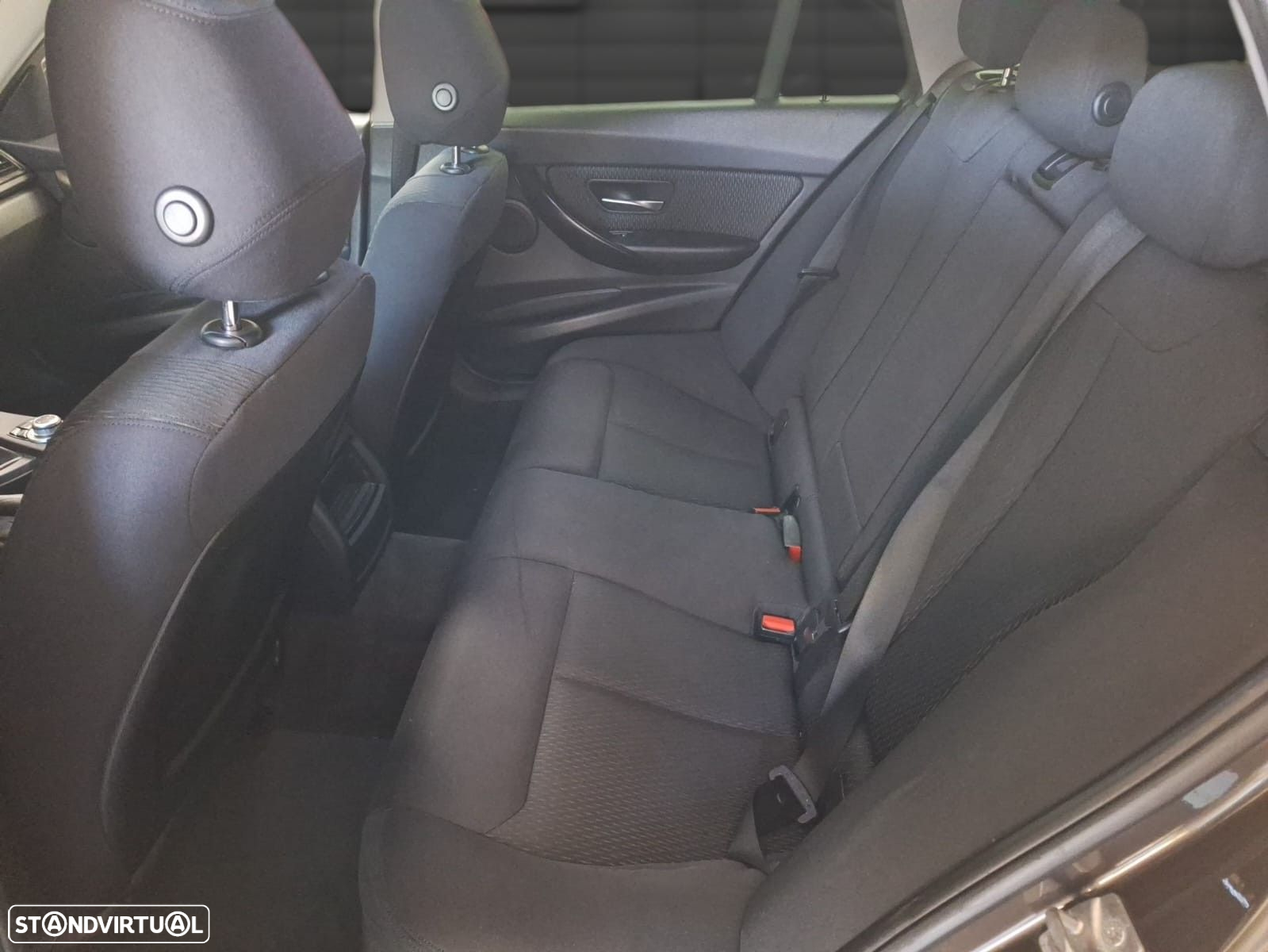 BMW 320 d Touring - 10