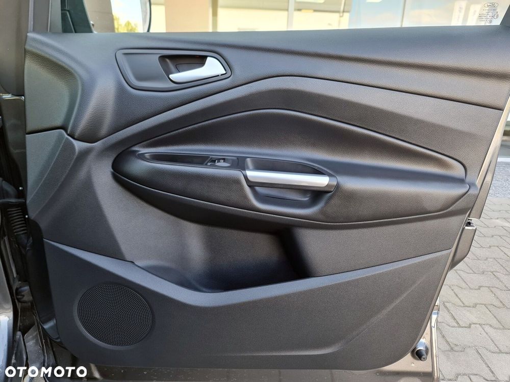 Ford Kuga 2.0 TDCi AWD Titanium - 23