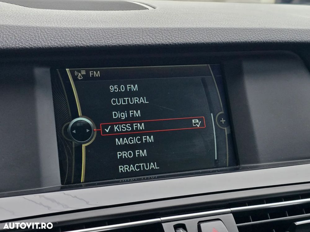 BMW Seria 5 520d - 25