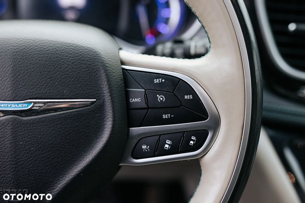 Chrysler Pacifica - 37