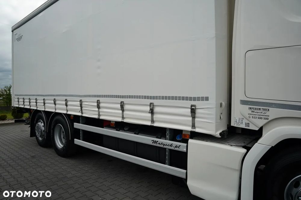 Scania R 450 / FIRANKA 7,7 m / 6x2 / DACH PODNOSZONY / OŚ PODNOSZONA / SKRĘTNA / WINDA DHOLLANDIA 3 500 KG / KLIMA POSTOJOWA / EURO 6 - 15