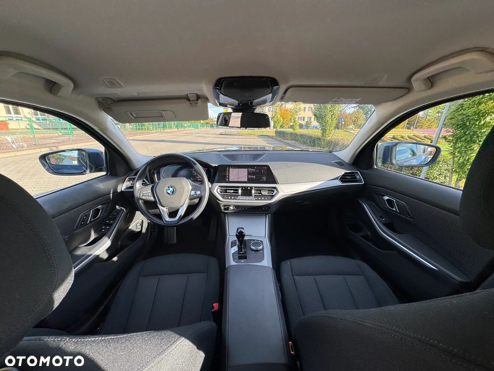 BMW Seria 3 318i Advantage - 12