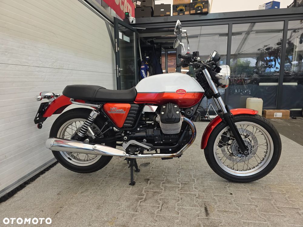 Moto Guzzi V7 - 6