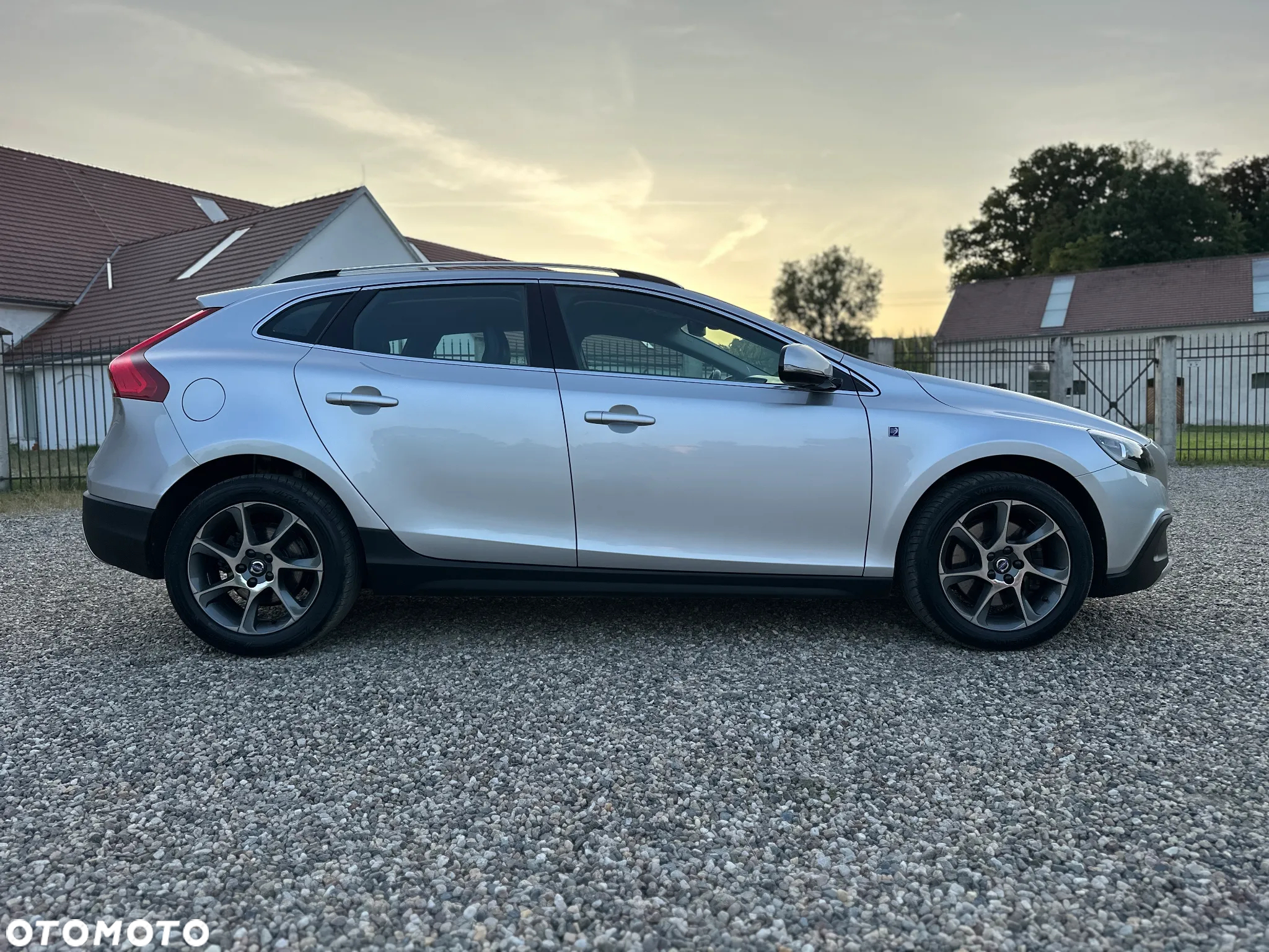 Volvo V40 Cross Country D2 Drive-E Ocean Race - 7
