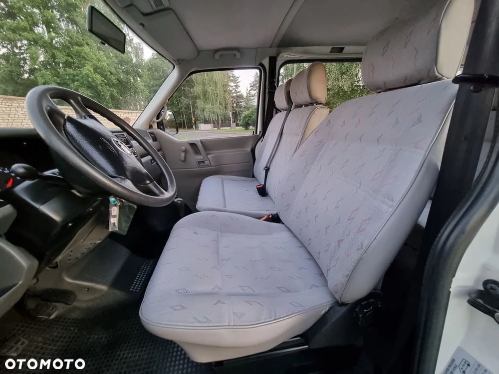 Volkswagen Transporter - 27