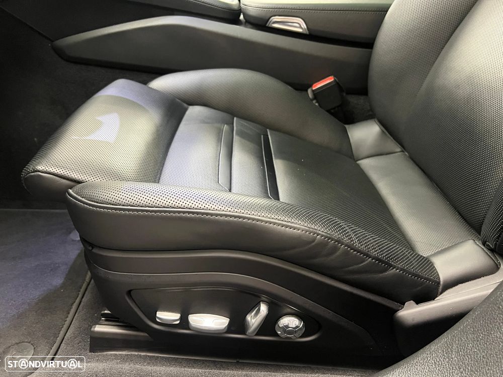 Porsche Panamera Sport Turismo 4 E-Hybrid - 29