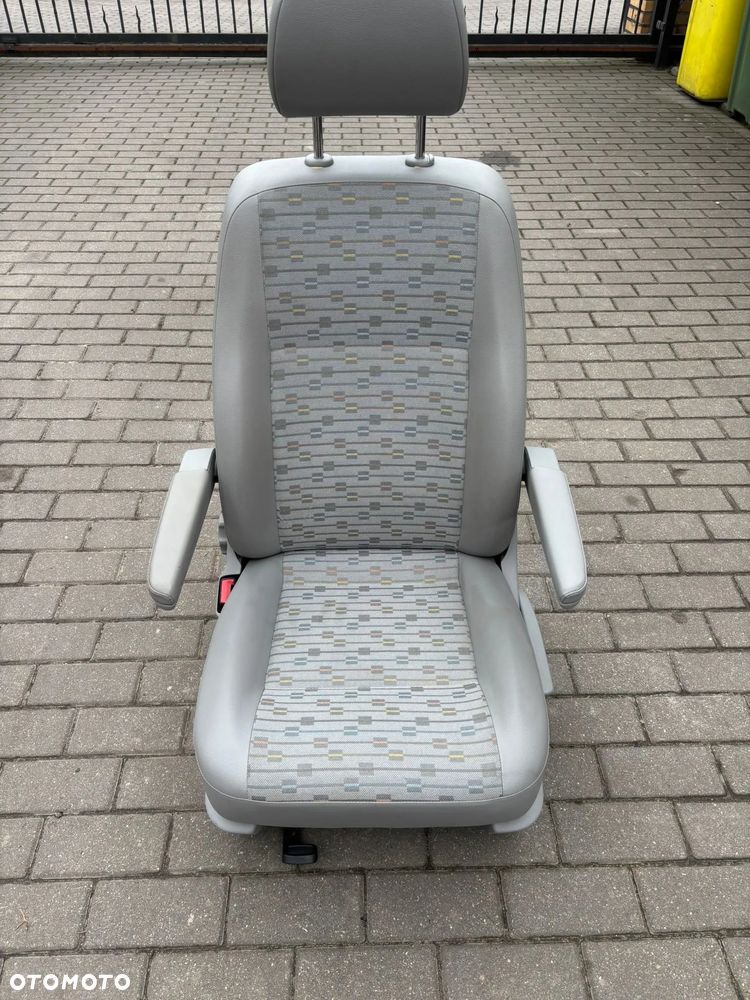 Fotel kierowcy PALACE VW T5 Lift podłokietnik podgrzewany - 1