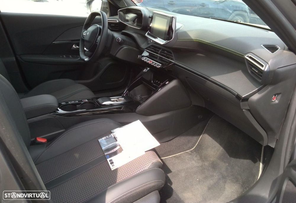 Peugeot e-2008 50 kWh GT Pack - 4