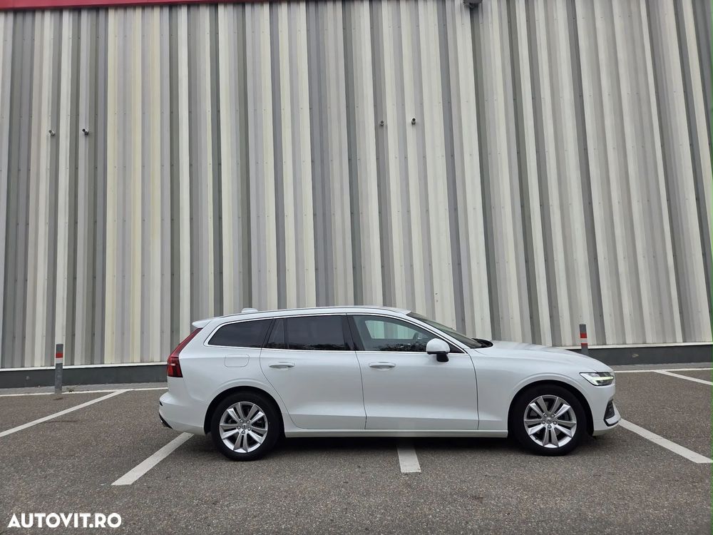 Volvo V60 B4 MHEV AT8 FWD Momentum Pro - 18